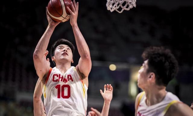 首个对手依 首个对手依