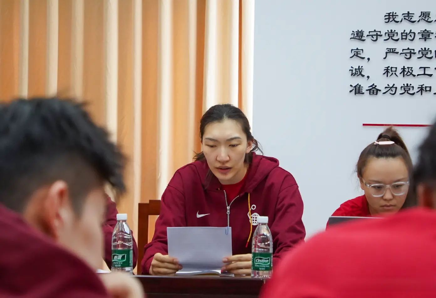 entit, 岁的宫鲁鸣