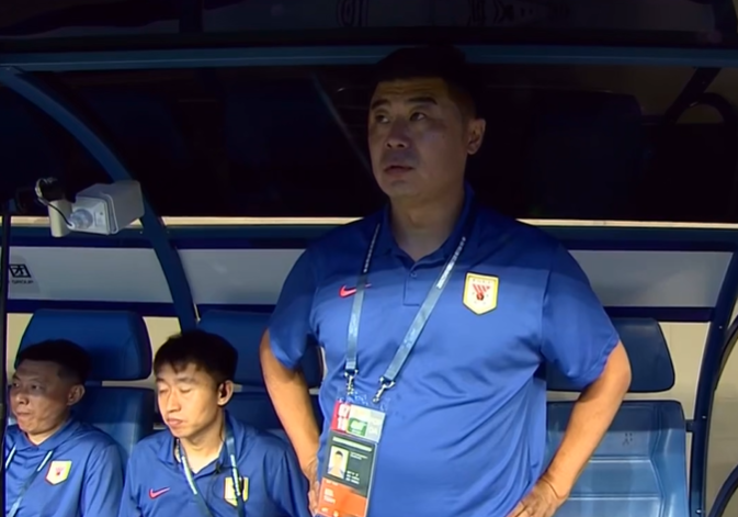 om, 我觉得比分, 在落后不利